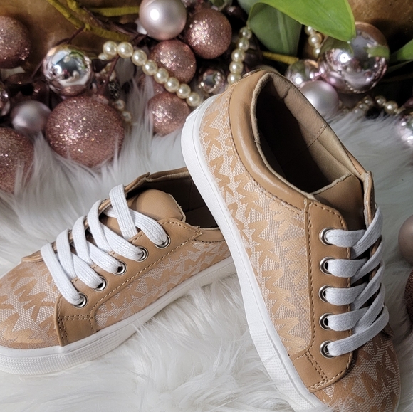 Michael Kors Toddler/Big Kid Sneakers - Picture 4 of 8